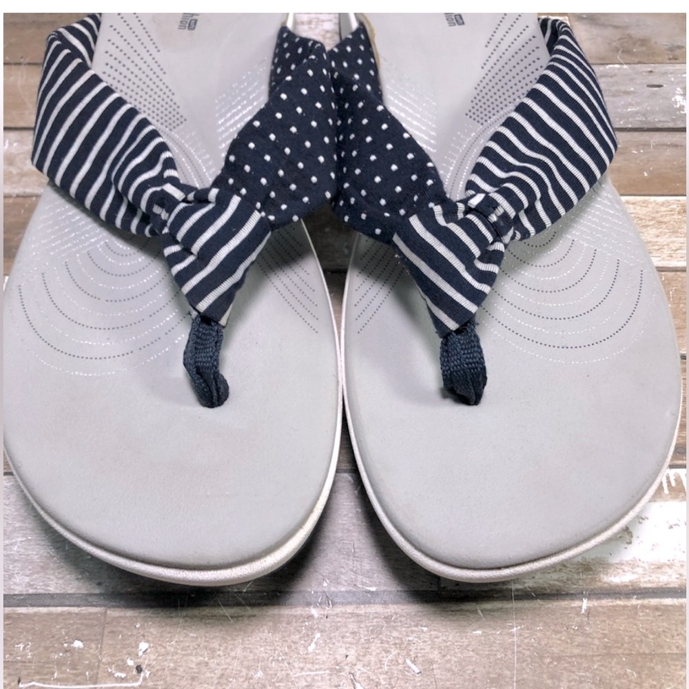 12 Clark’s Cloudsteppers Cushion Flip Flops Thongs Comfort Sandals Dot Stripes